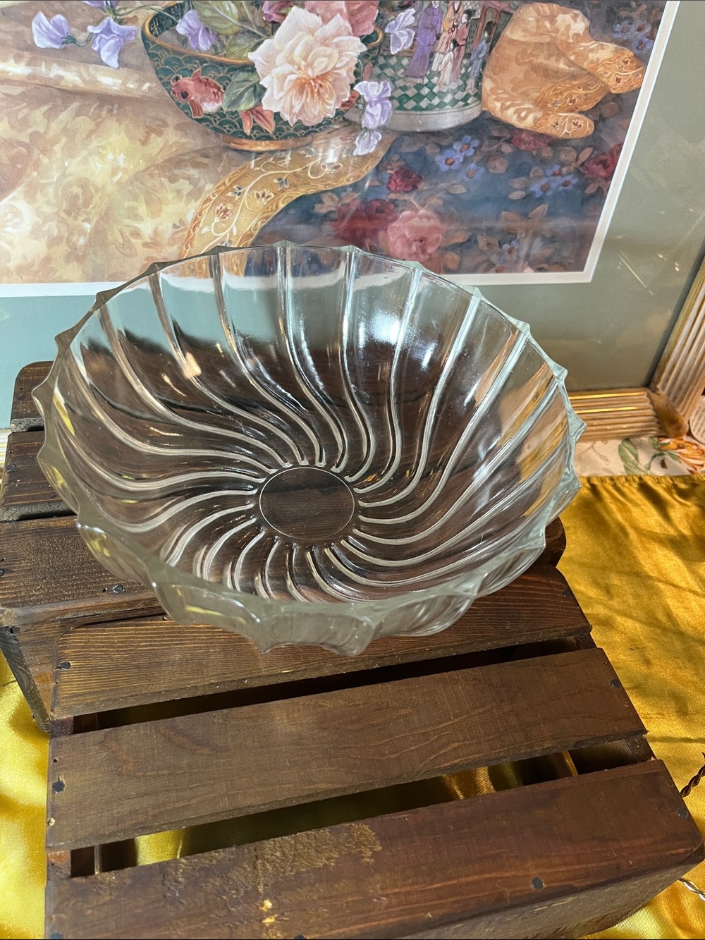 Clear Glass Swirl Serving Bowl -